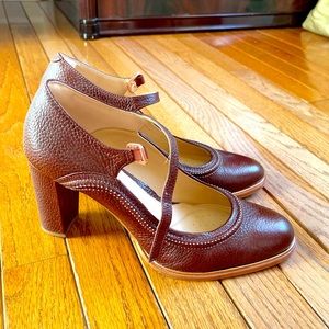 Brown and gold pumps, Clarks, sz 10 barely worn